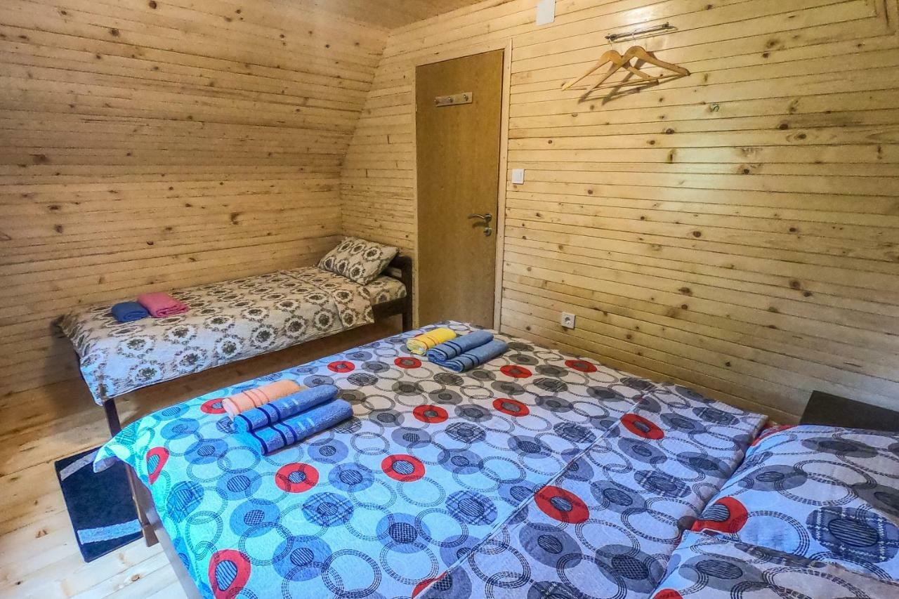 Small Montenegro جابلياك المظهر الخارجي الصورة